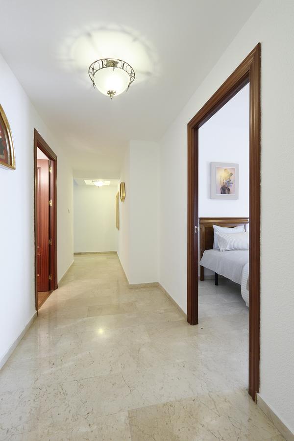 Piso En Calle Recogidas Granada Exterior foto